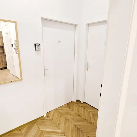 Spacious Rooms - 15 Min From Airport & City Center, 5 Min From Vienna Main-Bus Station Ez 1-9 Exteriér fotografie