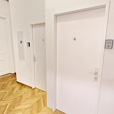 Spacious Rooms - 15 Min From Airport & City Center, 5 Min From Vienna Main-Bus Station Ez 1-9 Exteriér fotografie