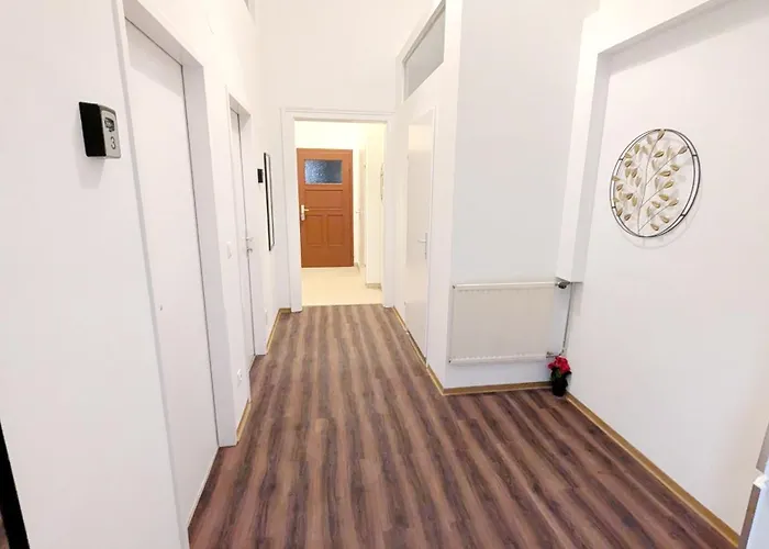 Spacious Rooms - 15 Min From Airport & City Center, 5 Min From Vienna Main-Bus Station Ez 1-9