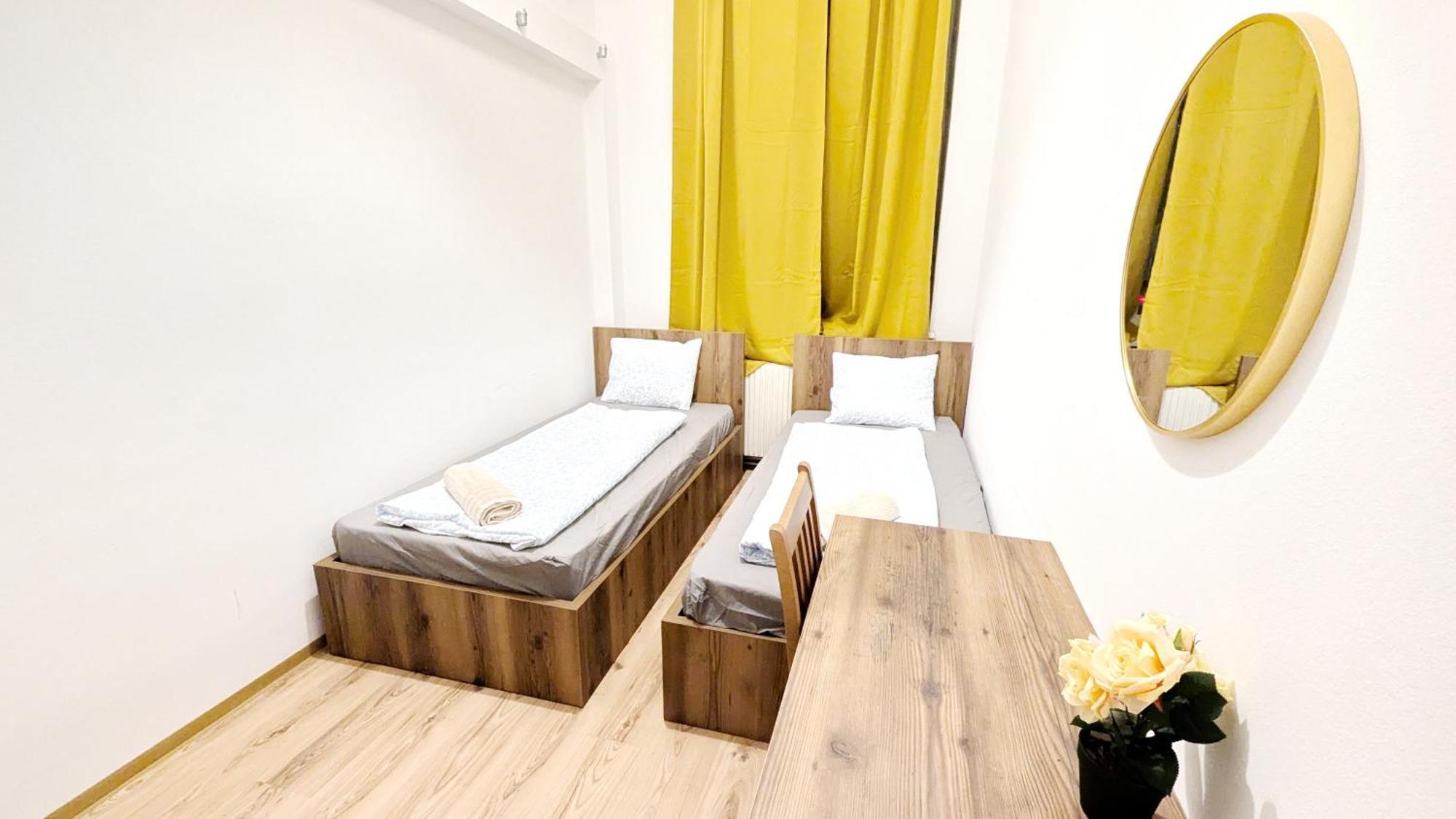 Spacious - 15 Min From Airport & Center, 5 Min From Main-bus Station Ez 1-9 Homestay Vienna