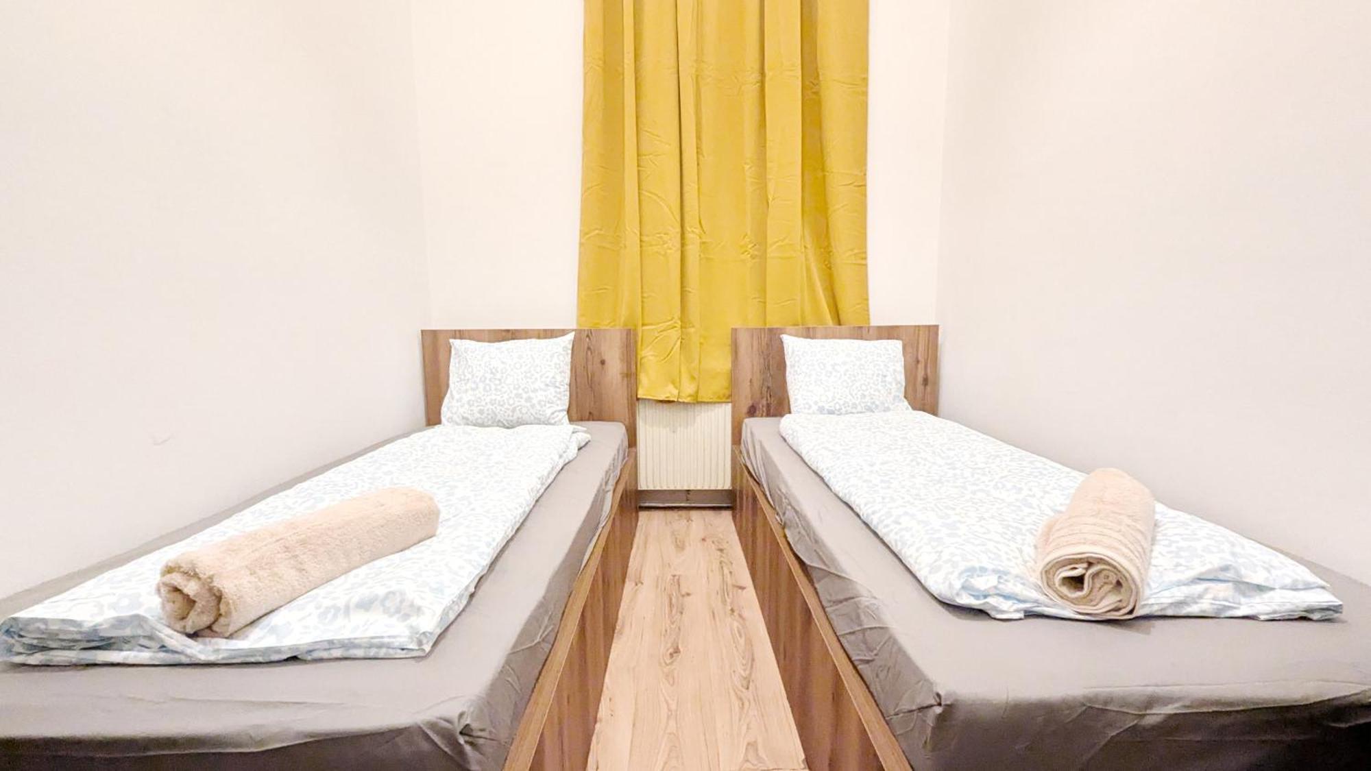 Spacious - 15 Min From Airport & Center, 5 Min From Main-bus Station Ez 1-9