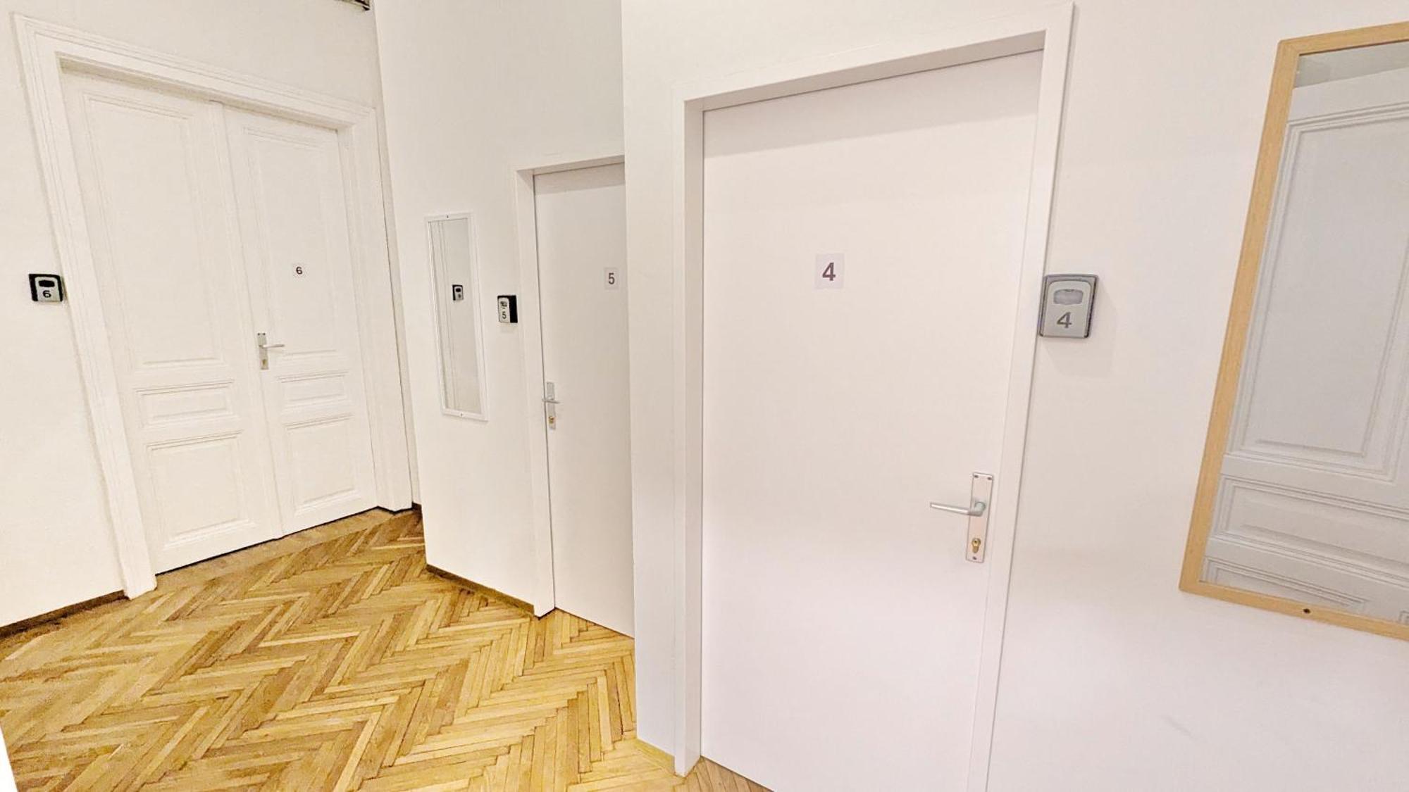 Homestay Spacious - 15 Min From Airport & Center, 5 Min From Main-bus Station Ez 1-9 Vienna