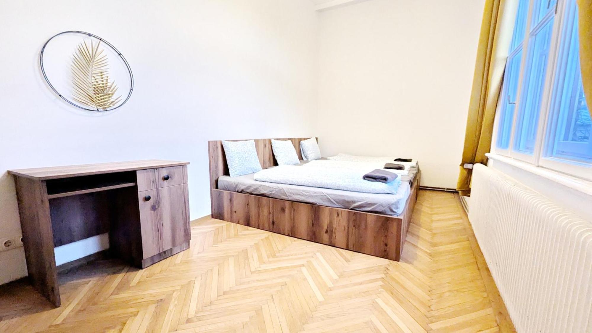 Spacious - 15 Min From Airport & Center, 5 Min From Main-bus Station Ez 1-9 * Vienna