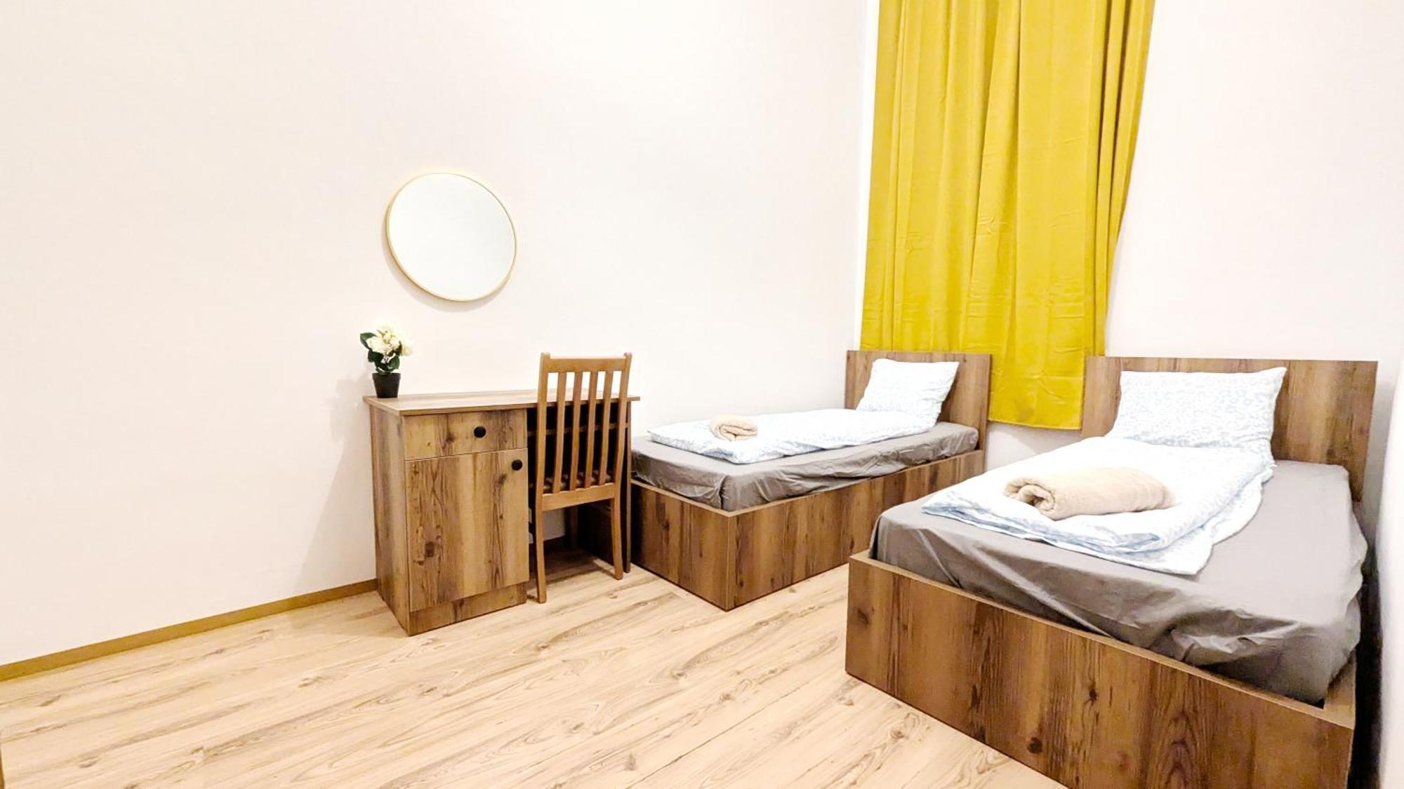 Spacious - 15 Min From Airport & Center, 5 Min From Main-bus Station Ez 1-9 Homestay
