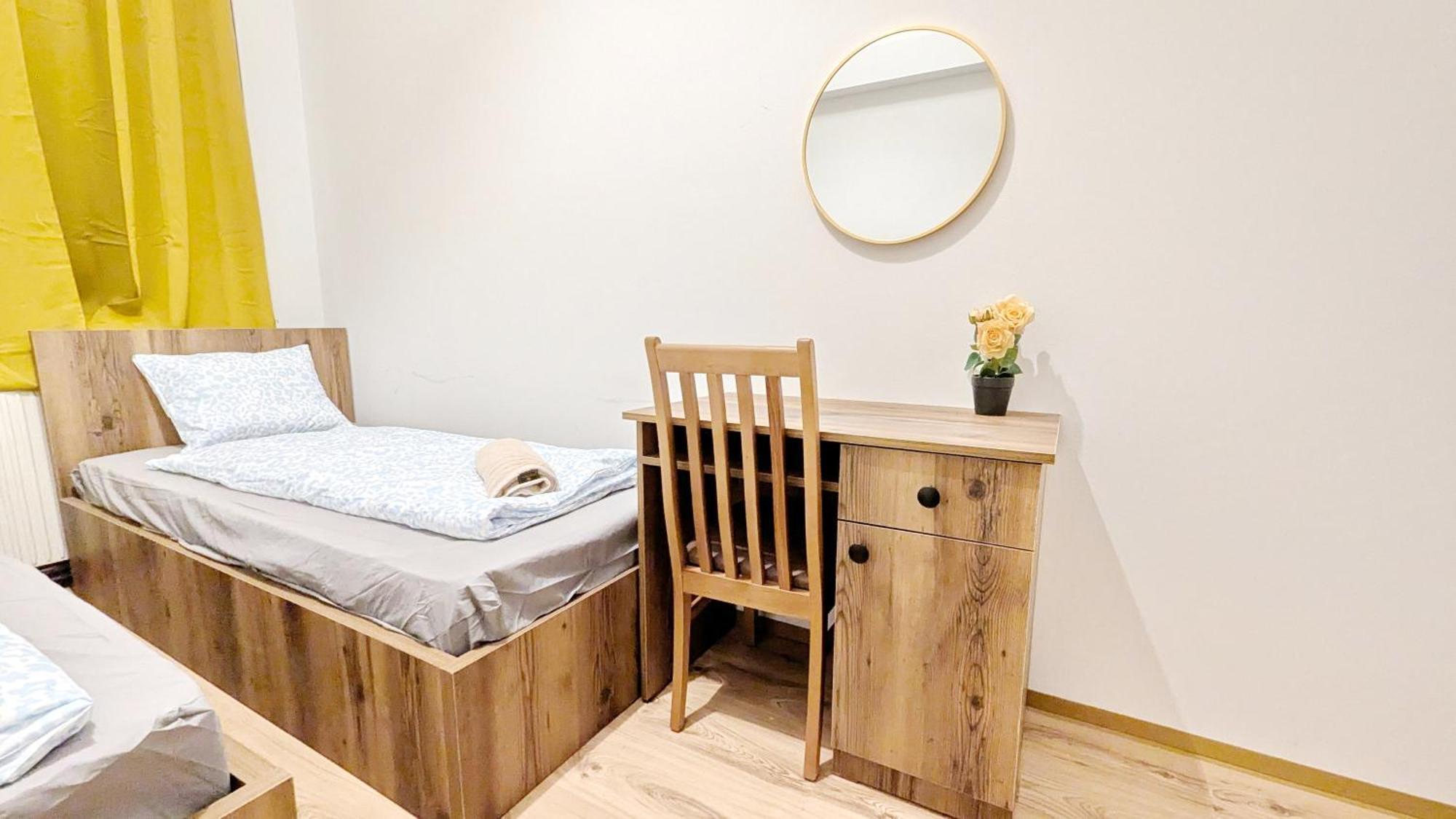 Spacious - 15 Min From Airport & Center, 5 Min From Main-bus Station Ez 1-9 * Vienna