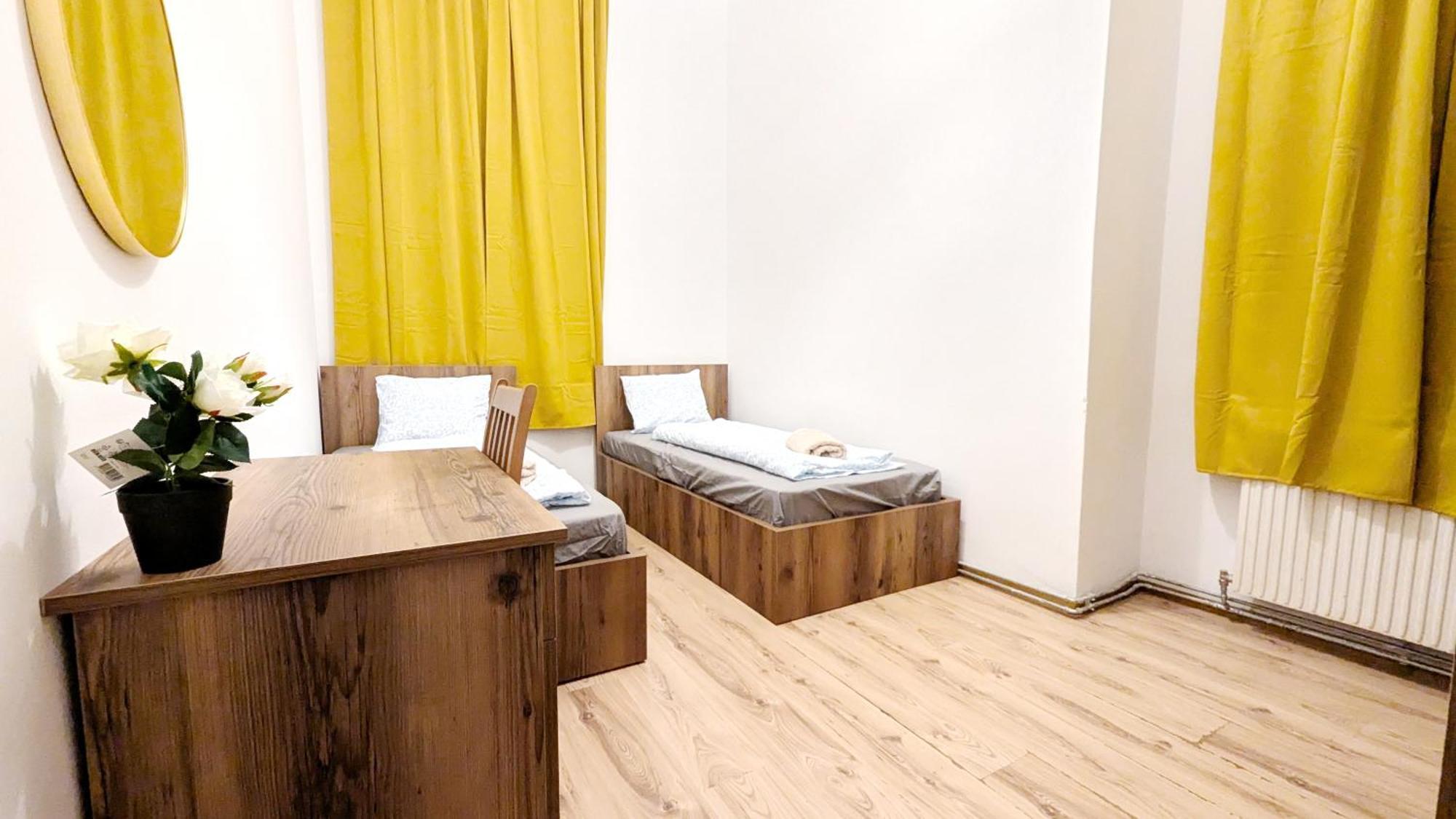 Spacious - 15 Min From Airport & Center, 5 Min From Main-bus Station Ez 1-9 Homestay
