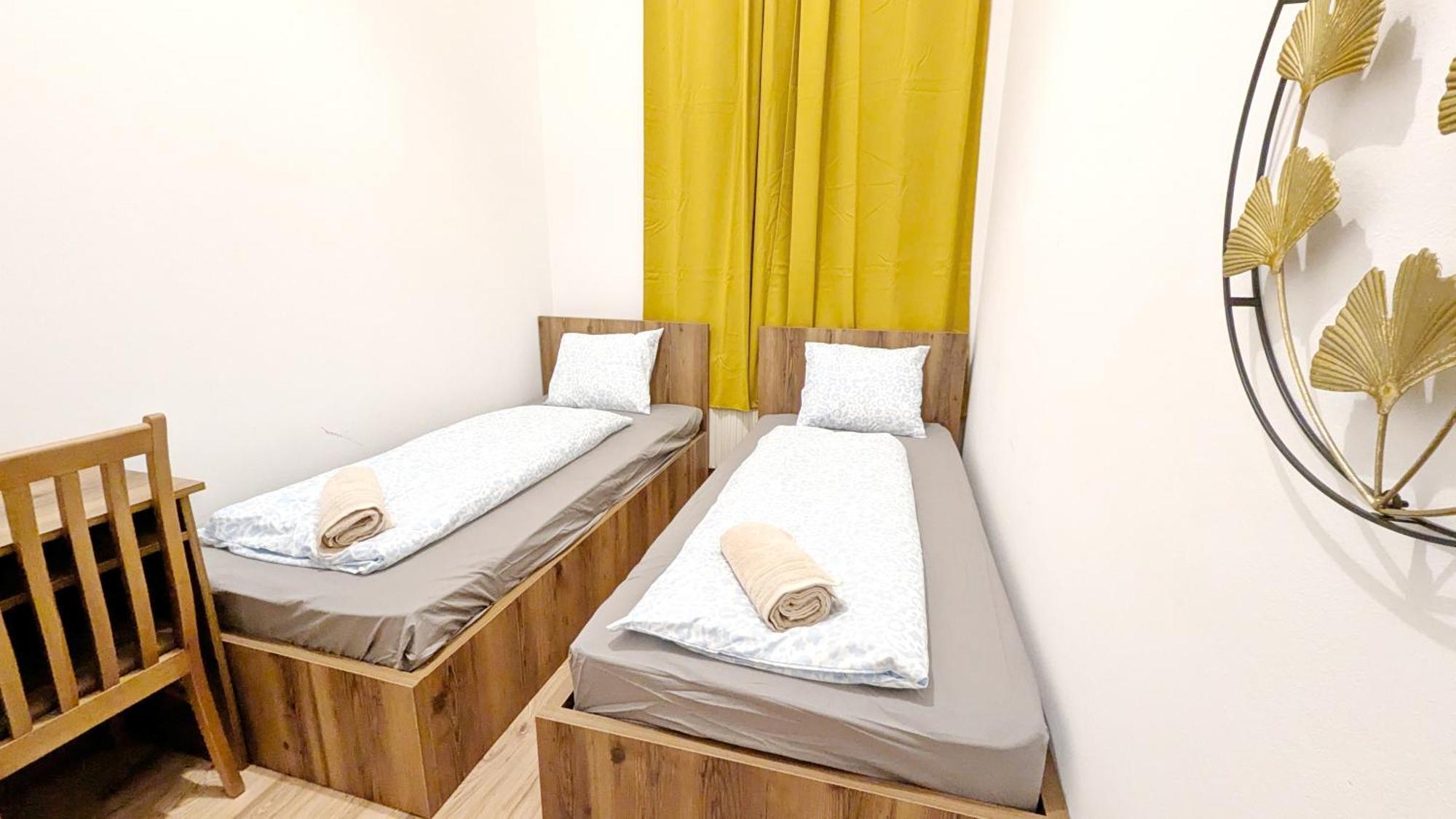 Homestay Spacious - 15 Min From Airport & Center, 5 Min From Main-bus Station Ez 1-9 *