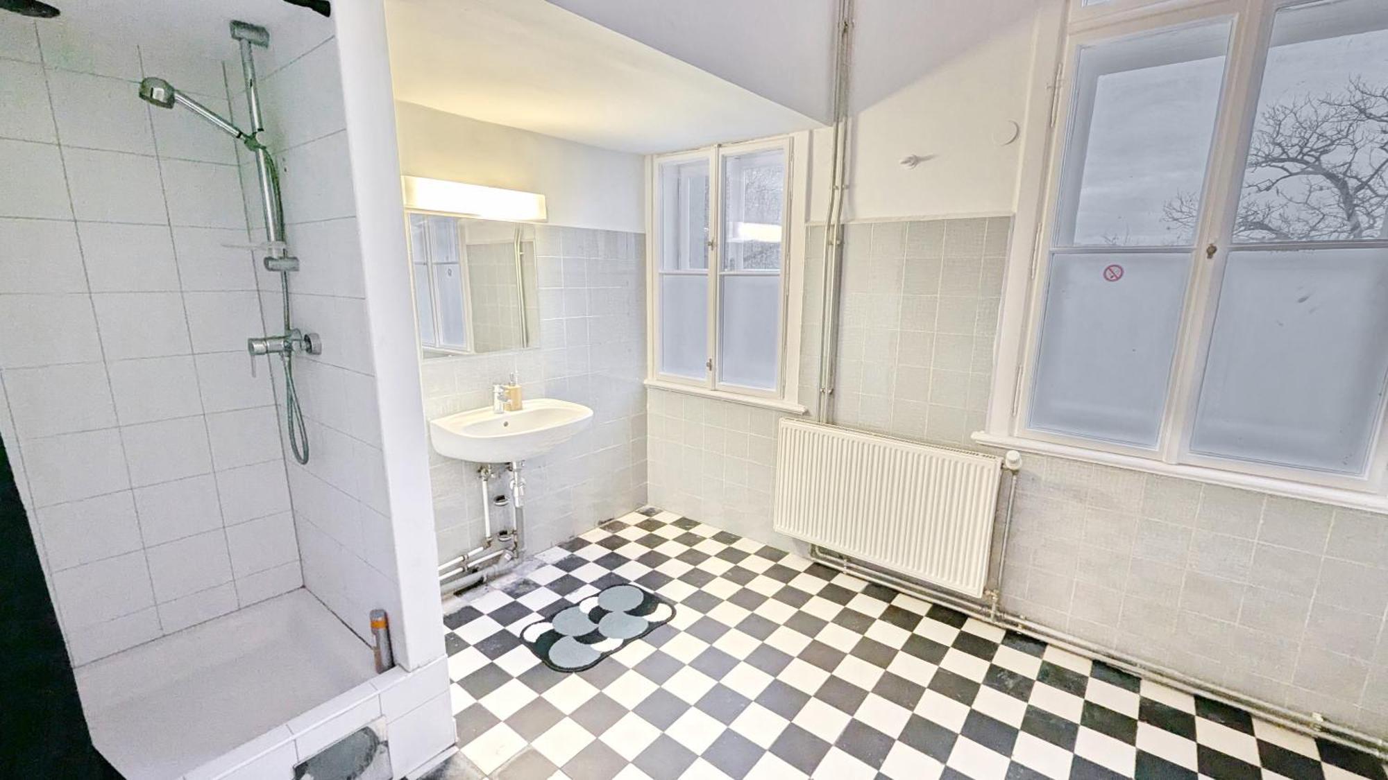 Homestay Spacious - 15 Min From Airport & Center, 5 Min From Main-bus Station Ez 1-9