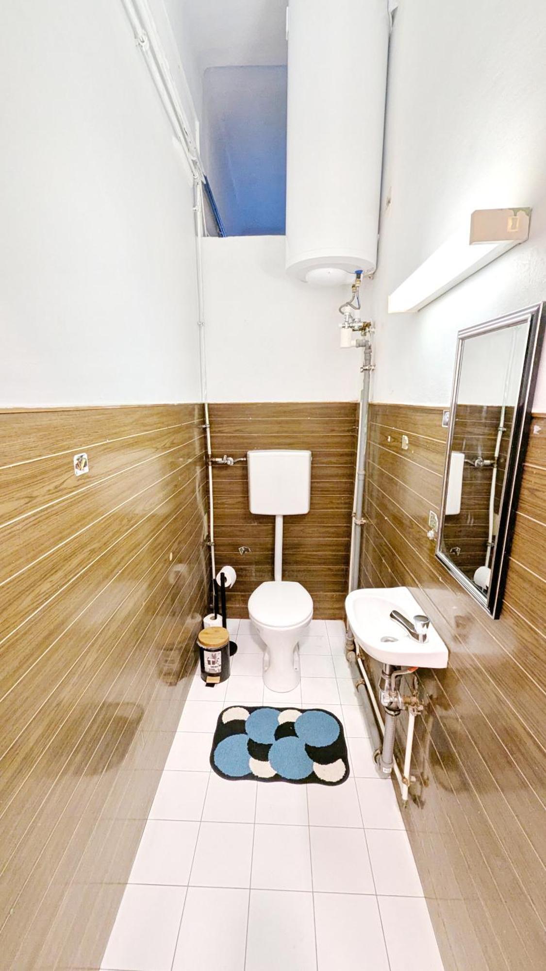 Spacious - 15 Min From Airport & Center, 5 Min From Main-bus Station Ez 1-9 * Vienna